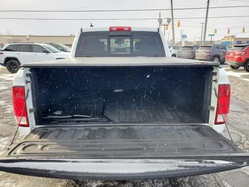 Used 2018 RAM 1500 SLT image 25