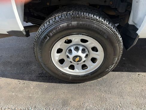 Used 2018 Chevrolet Silverado 3500 W/T w/ Snow Plow Prep Package image 9