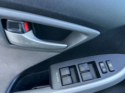 Used 2012 Toyota Prius Plug-In Hybrid image 11