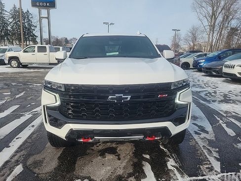 Used 2024 Chevrolet Suburban Z71 w/ Luxury Package image 2