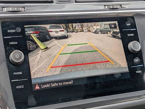 Used 2023 Volkswagen Tiguan SE R-Line image 10