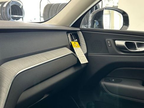 Certified 2025 Volvo XC60 B5 Plus image 19