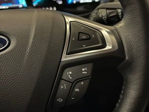 Used 2023 Ford Edge SEL image 17