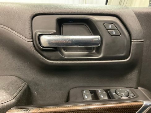 Used 2019 Chevrolet Silverado 1500 LT Trail Boss w/ Convenience Package AWD/4WD image 16
