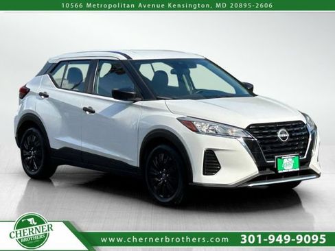 Used 2022 Nissan Kicks S FWD image 1