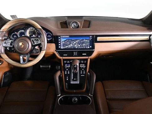 Certified 2023 Porsche Cayenne Turbo S AWD/4WD image 11