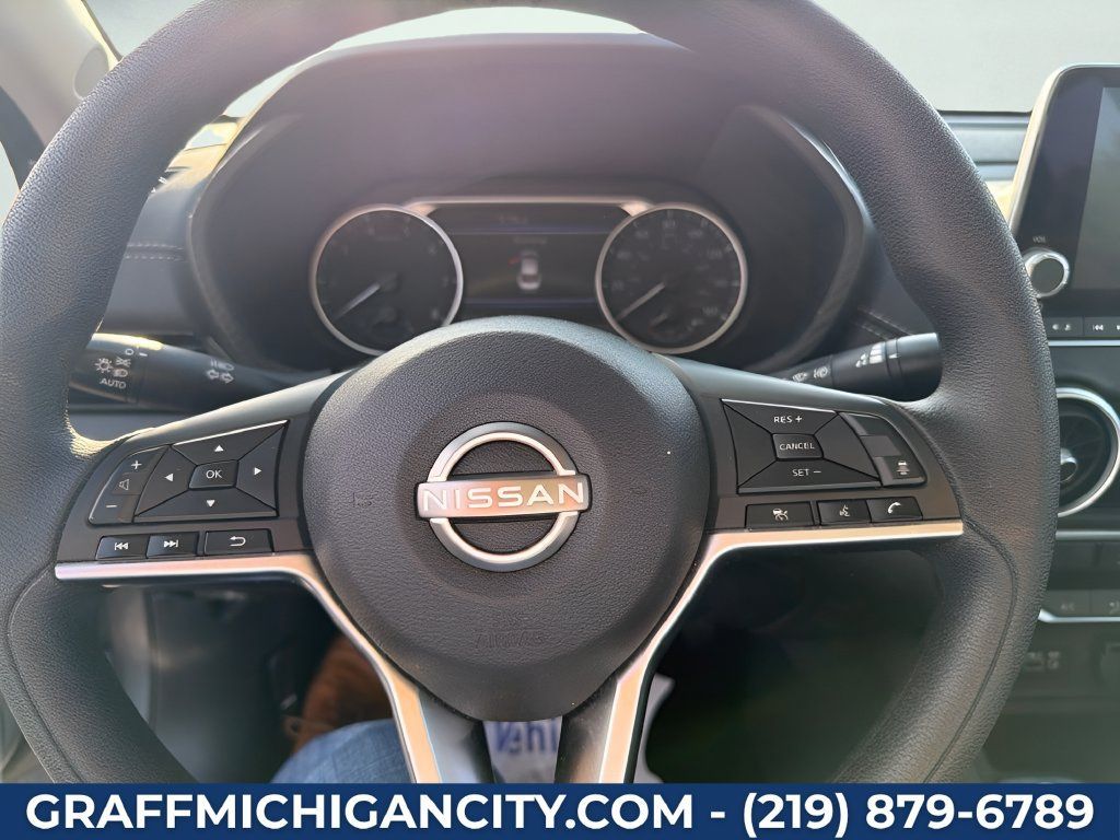 Used 2024 Nissan Sentra SV FWD image 15