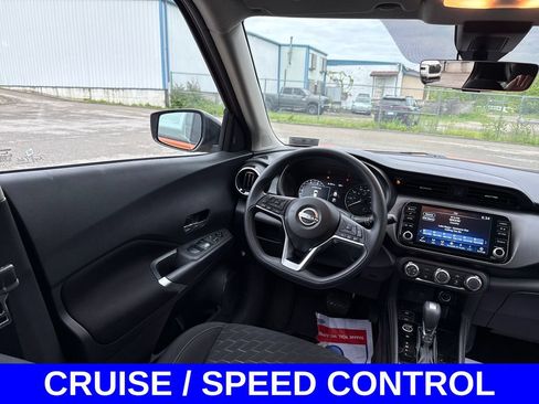 Used 2024 Nissan Kicks SV w/ Interior Electronics Package FWD image 17