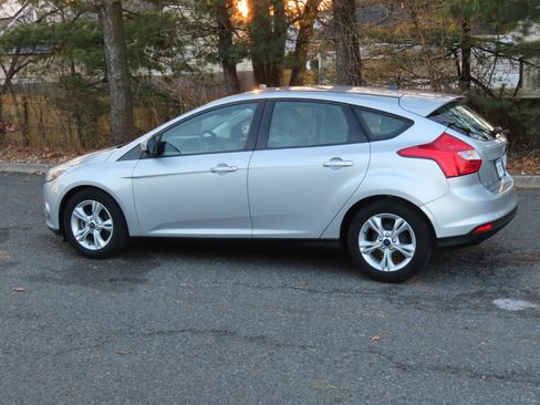 Used 2014 Ford Focus SE image 3