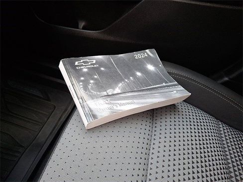 Certified 2024 Chevrolet Trax LT w/ Driver Confidence Package image 23