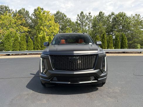 Used 2026 Cadillac Escalade Platinum Sport w/ LPO, ONYX Package AWD/4WD image 12