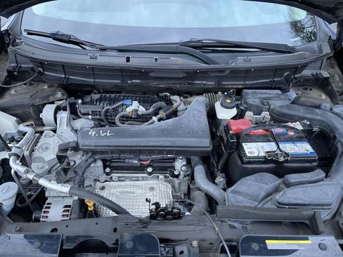 Used 2018 Nissan Rogue SV image 29