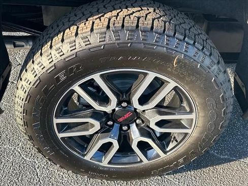New 2026 GMC Sierra 1500 AT4 w/ AT4 Premium Package AWD/4WD image 16