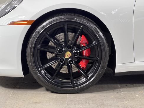 Certified 2022 Porsche 911 Carrera 4S image 11
