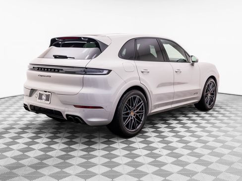 Used 2026 Porsche Cayenne GTS AWD/4WD image 5