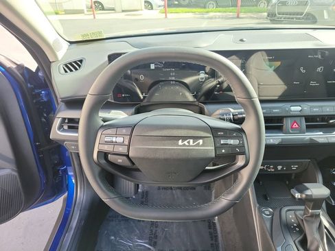 Used 2025 Kia K4 EX image 22