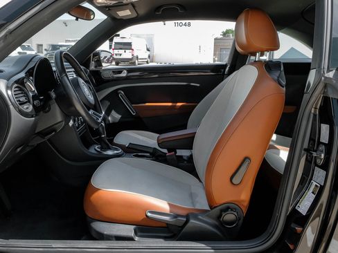 Used 2015 Volkswagen Beetle 1.8T Classic FWD image 4