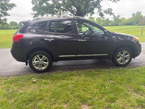 Used 2013 Nissan Rogue SV FWD image 12