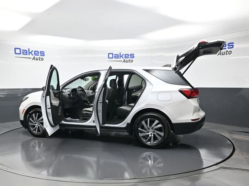 Used 2022 Chevrolet Equinox LT image 54