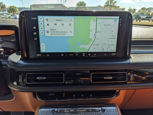 Used 2025 Lincoln Aviator Black Label AWD/4WD image 24