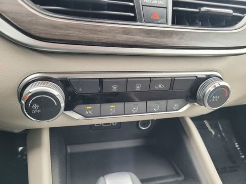Certified 2025 Nissan Altima 2.5 SV FWD image 24