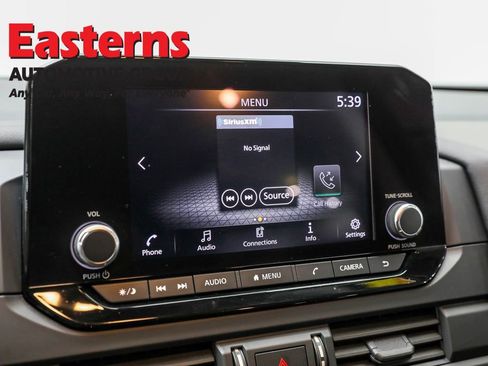 Used 2024 Nissan Pathfinder S image 19