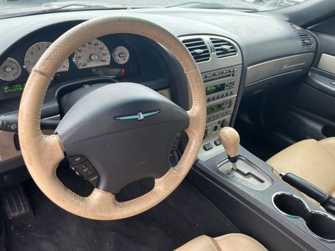 Used 2004 Ford Thunderbird image 9