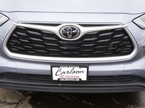 Certified 2022 Toyota Highlander LE image 9