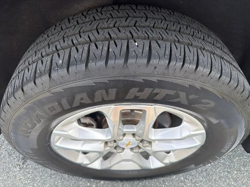 Used 2018 Chevrolet Traverse LT AWD/4WD image 11