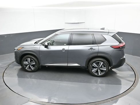 Used 2023 Nissan Rogue SL w/ SL Premium Package image 51