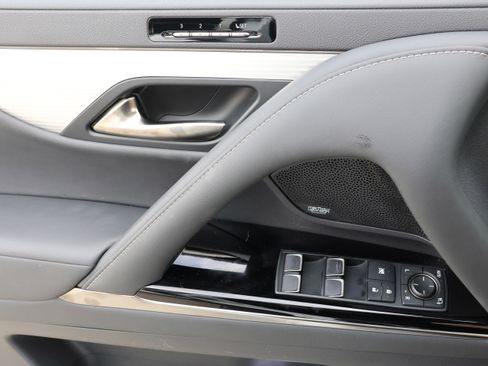 Used 2023 Lexus LX 600 F Sport image 12