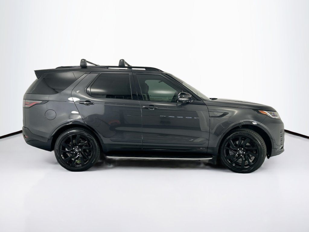 Used 2022 Land Rover Discovery HSE R-Dynamic AWD/4WD image 4