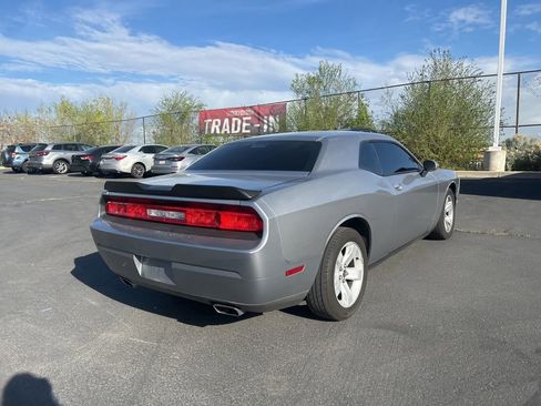 Used 2014 Dodge Challenger SXT image 4