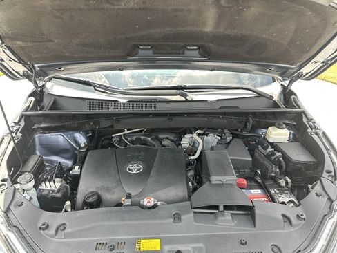 Used 2018 Toyota Highlander Limited Platinum AWD/4WD image 36