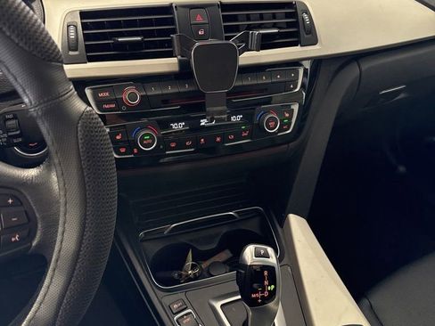 Used 2018 BMW 320i Sedan RWD image 13