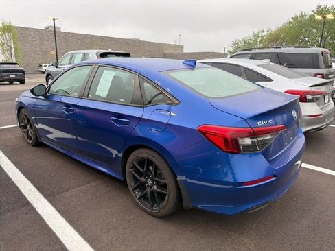 Used 2023 Honda Civic Sport image 2