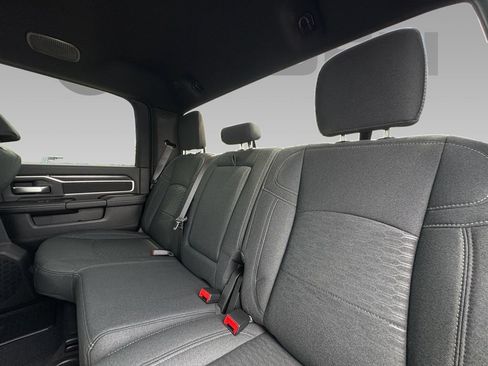 New 2026 RAM 2500 Big Horn AWD/4WD image 4