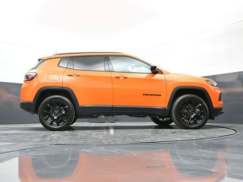New 2026 Jeep Compass Latitude AWD/4WD image 37