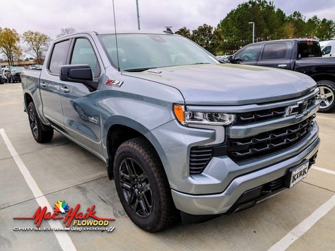 Used 2026 Chevrolet Silverado 1500 RST image 2