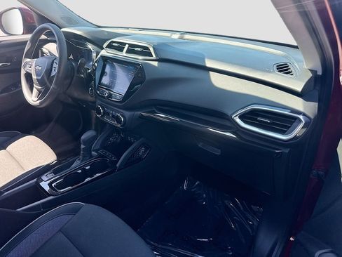 Used 2023 Chevrolet TrailBlazer LT w/ Convenience Package FWD image 27