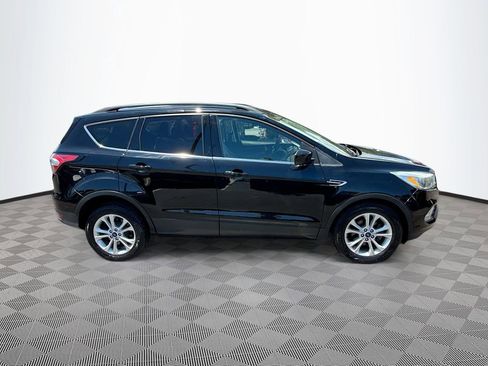 Used 2018 Ford Escape SE FWD image 9