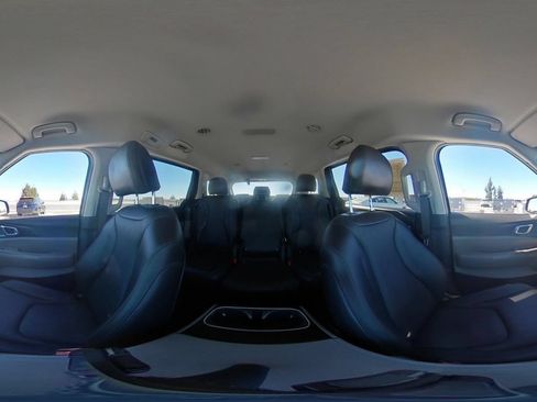 Used 2026 Kia Carnival FWD image 45