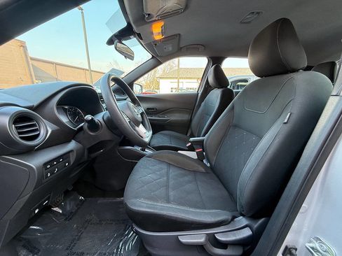 Used 2020 Nissan Kicks S image 16