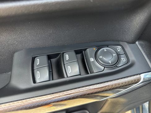 Used 2021 Chevrolet Silverado 1500 RST AWD/4WD image 17