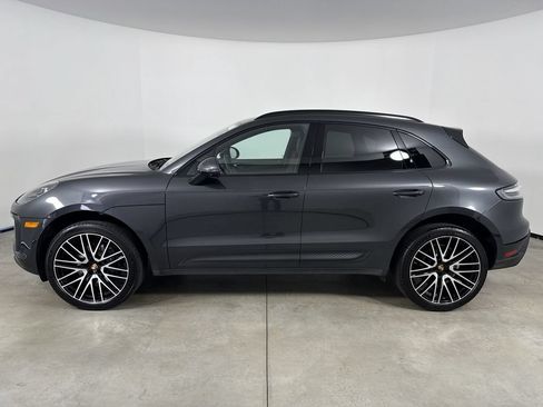 Certified 2026 Porsche Macan AWD/4WD image 2