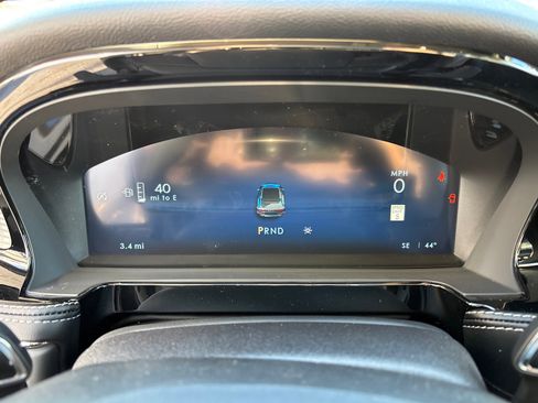 New 2026 Lincoln Corsair Premiere image 15