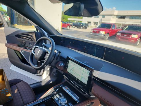 New 2026 Lincoln Nautilus Reserve image 30