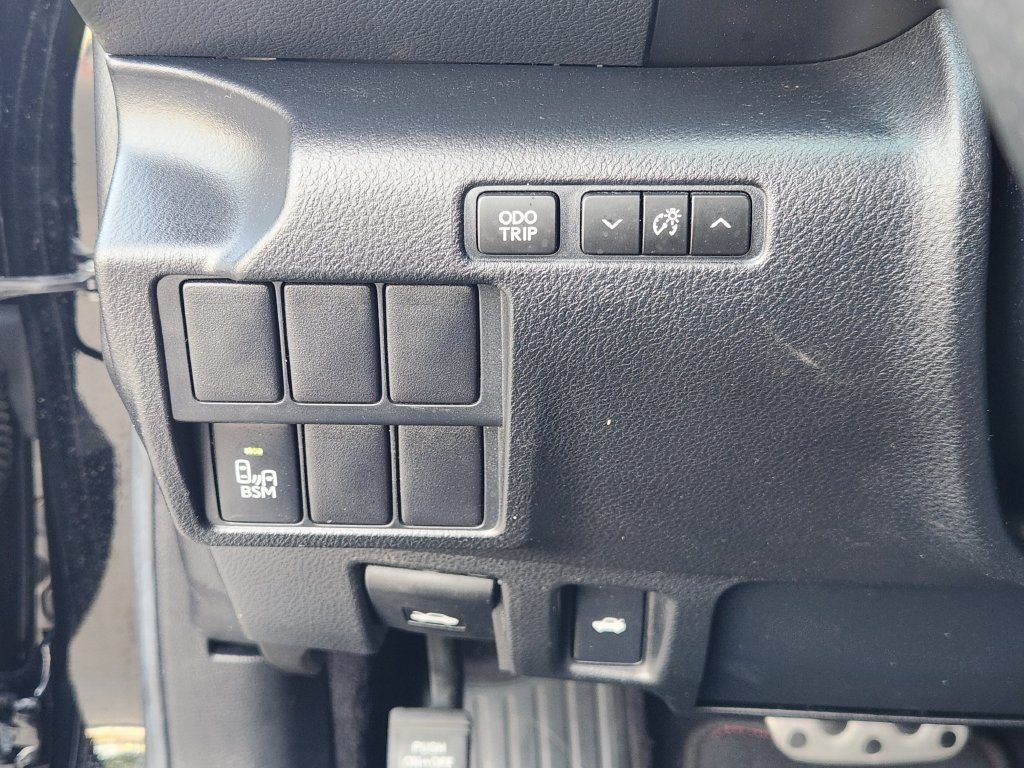 Used 2014 Lexus IS 250 w/ F-Sport Package RWD image 22