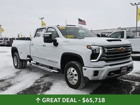 Used 2024 Chevrolet Silverado 3500 High Country w/ Technology Package image 2