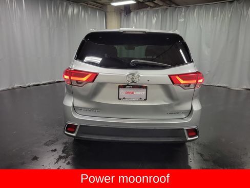 Used 2018 Toyota Highlander Limited AWD/4WD image 7